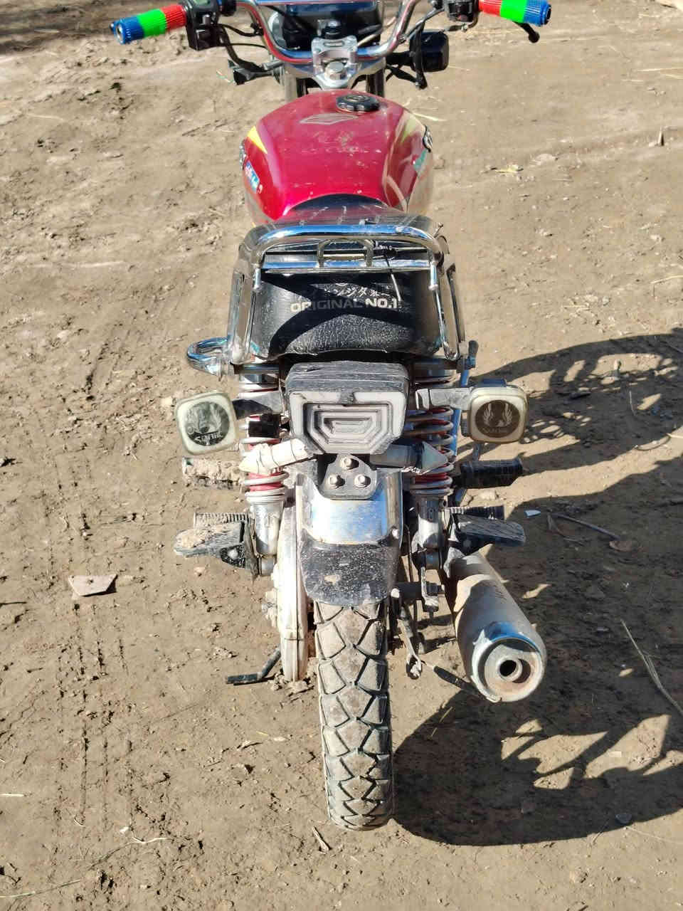 السلام عليكم شباب سفيان 24محرك 200 نظيفة محرك مكفول  اوراق اصولي سعره 650وبيه مجال مكاني مشروع المسيب شراي اتصال  ***********
