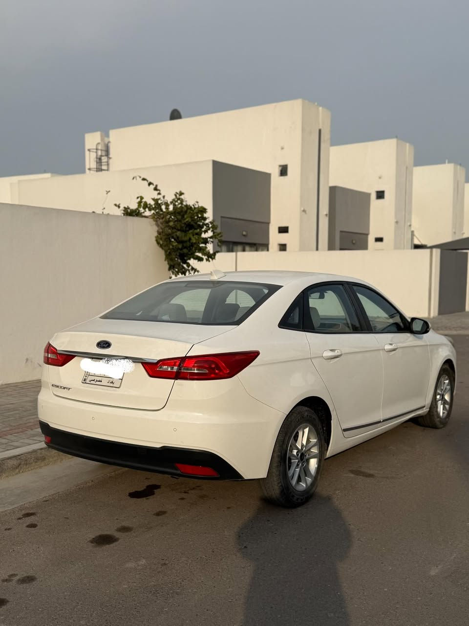 فورد اسكورت 2020 خليجية وكالة القاصد
كلين تايتل مكفوله من الصبغ 
محرك 1500 تنفس طبيعي
ماشيه 30 ميل - 50 كيلو
سياره كلش نضيفه ممتعوبه ومكانها بغداد
شاشة وحساسات خلفيه وتحكمات سترين وكروز سرعه

تواصل ***********
