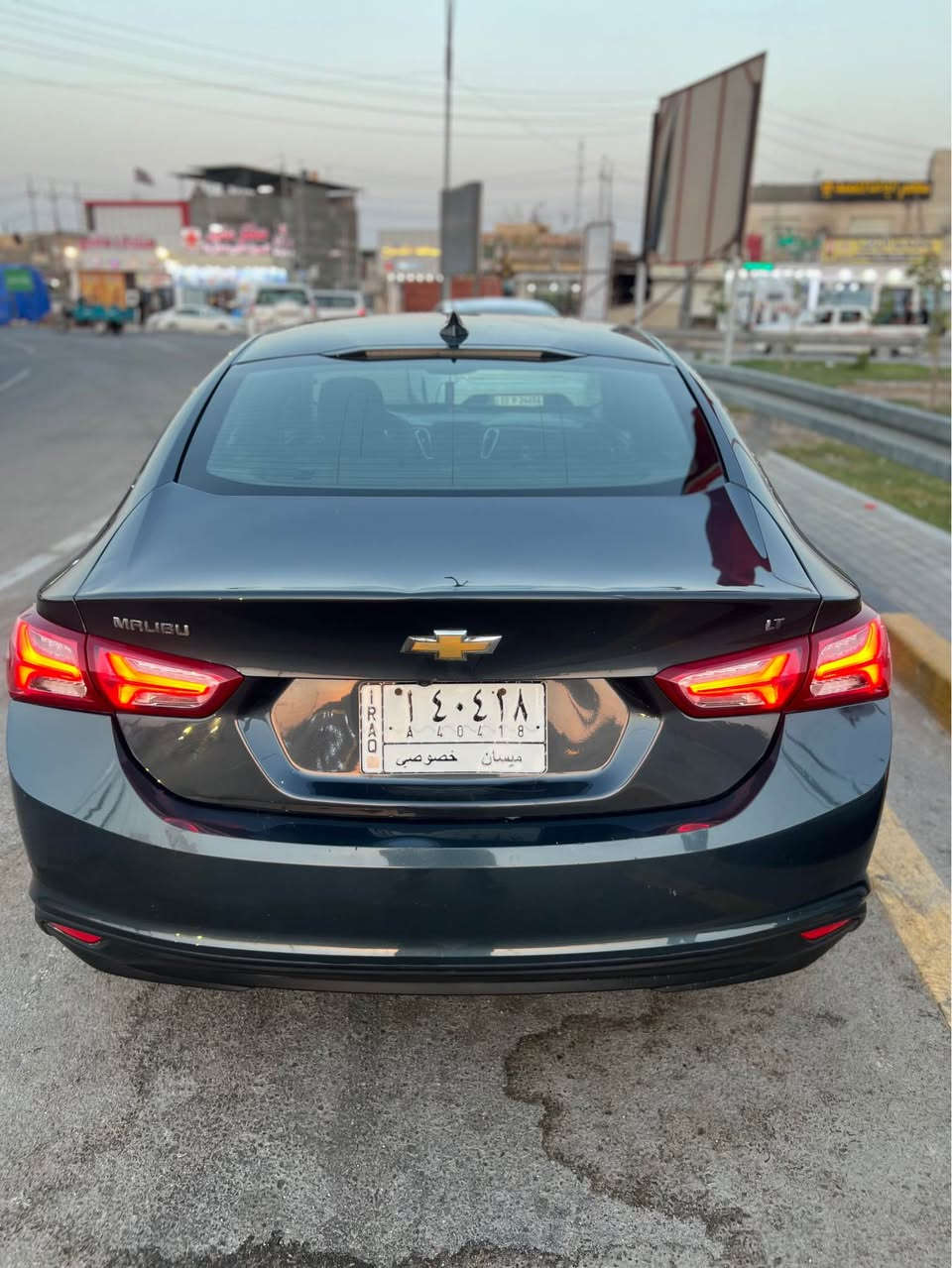 السلام عليكم 
شفر ليت ماليبو موديل ٢١ 
LT محرك 1500
سياره جاهزه مجهزه مال جناي
من محرك وكير وتبريد وحداديه 
حادثها مدكر وبنيد 
السيارة عندي بيها وكاله عامه وراعيها مستعد هم يسويلك عامه، بس هاي السنه وتصير حره
السعر ١١٥ 
عنواني بصرة 
*********** البصرة, العراق
