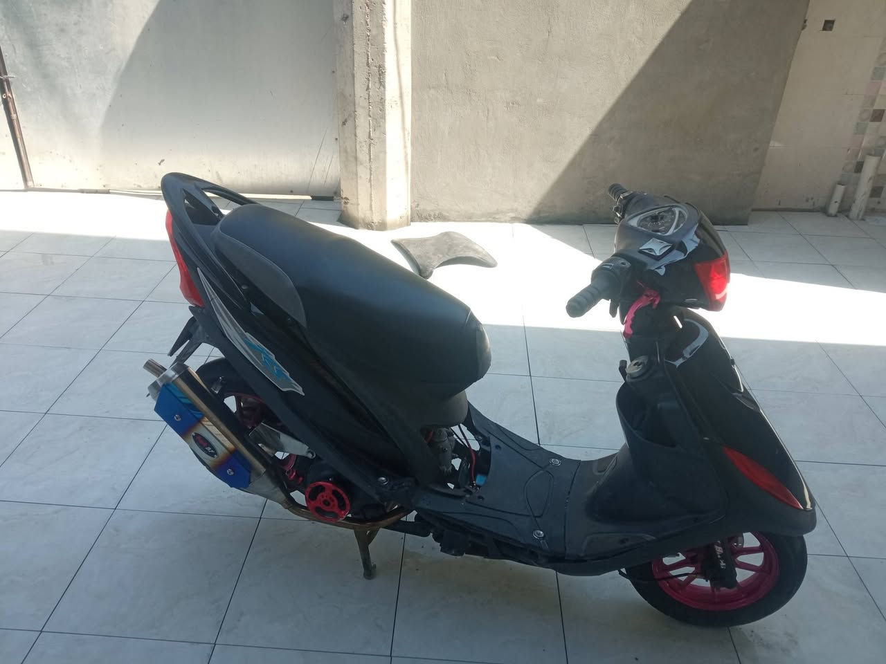 السلام عليكم دراجه ماكس عدله 2007
بيه اوياله رياضي سلف رياضي صالنصه رياضي يدات رياضي قطره دهن رياضي قبق عنبار رياضي اكلاجات توبو اصلي كهربائيات كله شغاله وبيه شلعه و معدل تاكل الكاع 
الي يحب التواصل ***********
