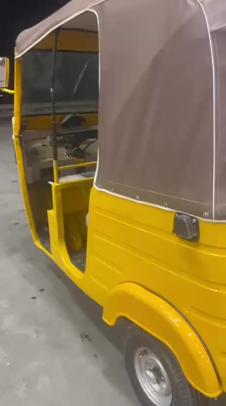 السلام عليكم تكتك 2020رقم وسنويه انكليزي وبيها شعار كمركي والكل يعرف الشعار اضبط من رقم الشاصي التكتك معمره تعمير حلو ب٦٧٠٠ وبيها مجال للتواصل ***********
