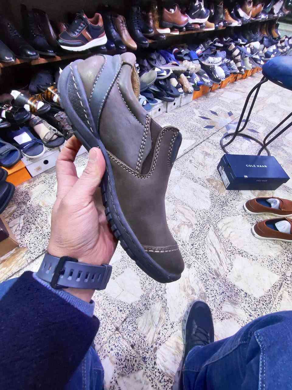 ماركة RALPH LAUREN جلد طبيعي قطعه جديدة أصليه 
قياس ٤١ 
السعر ٢٥ ألف شامل التوصيل 
مكان كرادة داخل مجاور دايموند مول في فرع علاء حداد محل الأيطالي الايطالي


**إذا كنت صاحب هذا الإعلان وتريد حذفه لأي سبب، رجاءا أرسل رسالة إلى الدعم الفني**