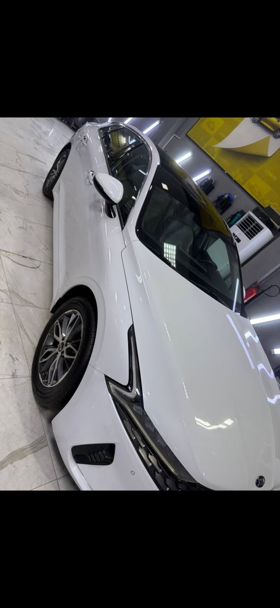 السلام عليكم K5 للبيع موديل 2021 مكفولة فول موصفات شركة نم ماشية 90000 الف رقم سليمانية مكان زيونة الاتصال *********** السعر 190 ورقة
