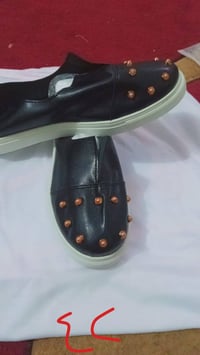 توفرت لدينا احذيه نسائيه جدد القياسات داخل الصوره الي يعجبج دزي الصوره...