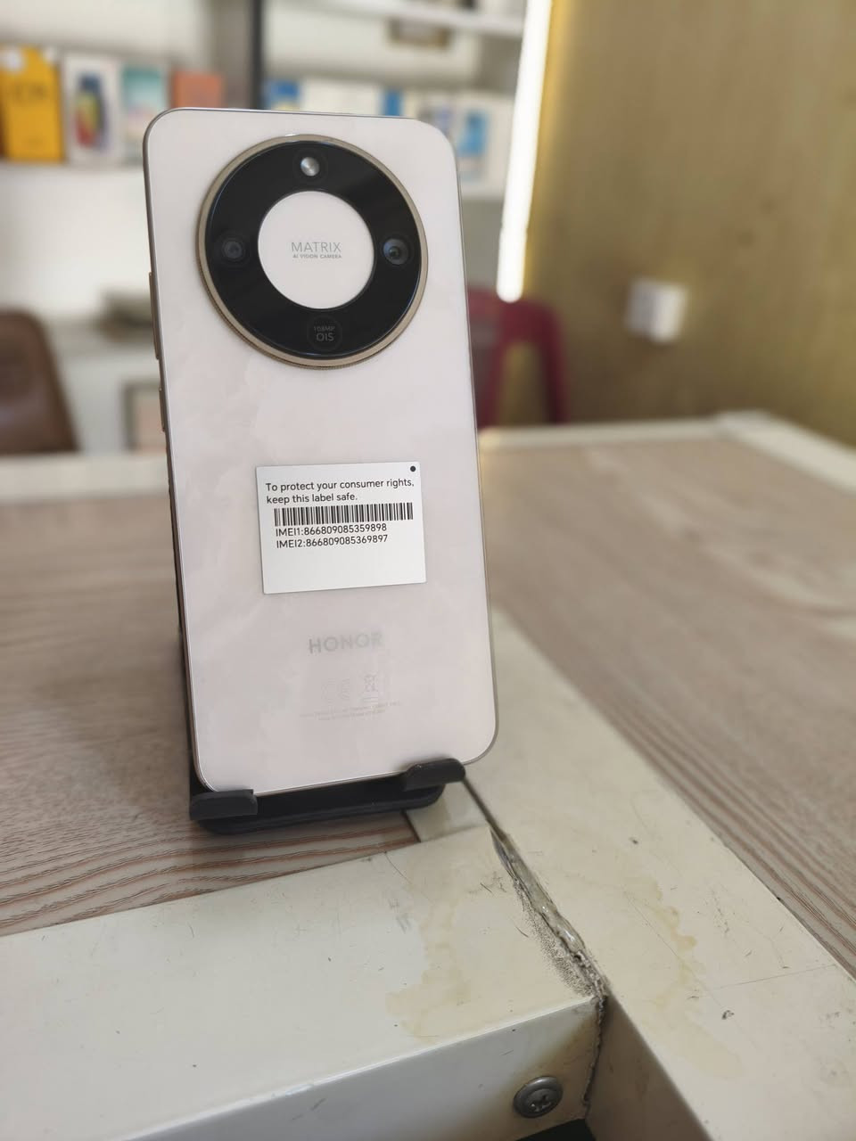 HONOR X9d بسعر جدا مناسب فقط معرب غير مستخدم مع كافة ملحقاته
مواصفات الجهاز
مقاوم للماء والكسر
 كاميرا ::"MATRIX" بدقة 108 ميجابكسل.
بطارية : سعة ضخمة تصل إلى 8300 مللي أمبير.
الشاشة بحجم 6.79 إنش وتدعم معدل تحديث 120 هرتز.ي  
المعالج 6 Gen4 Snapdragon
  الذاكرة عشوائية  12 +12.
التواصل على الخاص او ***********
