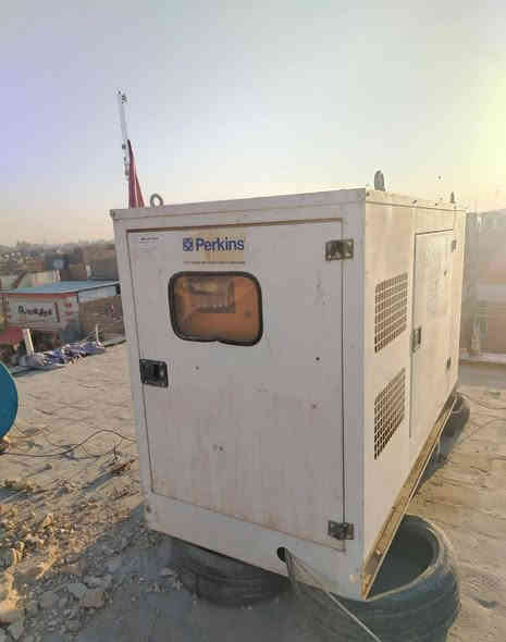 السلام عليكم مولد كاتم شركة بيركنز تشغل 32 امبير السعر 12 مليون وبي مجال  العنوان (بابل حله الثوره شارع المركز أسواق فارس) للاستفسار اتصل على الرقم (***********)(***********)
