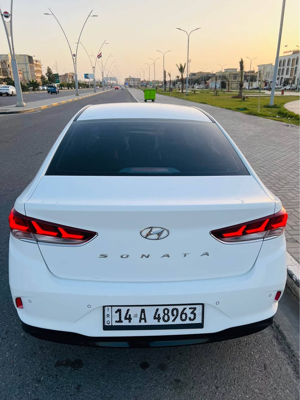 سلام عليكم 
سوناتا وارد كوري مديل( 2021 ) بصره تحويل ثاني يوم  رقم جديد 
سياره كفاله عامه وضربه صبغ وتبديل سياره جديده ❤️
تحمً تاير جديد 
موصفات سياره 
محرك 2000 بانزين فقط⛽️
منضومه لايت زنون 
لد امامي بقلاوهه 
ولد خلفي 
تحكمات ستيرن 
مرايات شفط
كشنات كهربائي و تتفه وتبريد كشنات
غرفه سياره مغلفه من كوريه لجماليه
سعر 182 $ بيهه مجال 
العنوان البصره حي المهندسين 
تصال. *********** الزبير, البصرة
