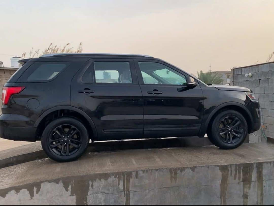 السلام عليكم للبيع فورد اكسبلور موديل 2017رقم دولي اربيل صور السيارة مرفقة مع صور الحادث مكان السيارة بغداد التاجي ***********
