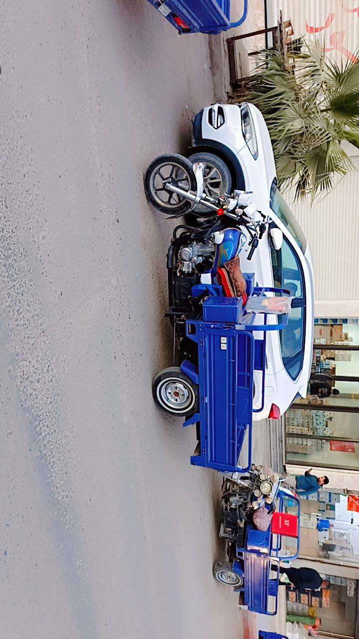 السلام عليكم عندي ستوته 
موديل 23 وكيل نبيل جرد 
الدراجه خير من الله وكفاله الله شاهد برغي ما مفتوح بيها الدراجه احله من الصوره بعد للستفسار اكثر انتصل ‏‪***********‬‏
