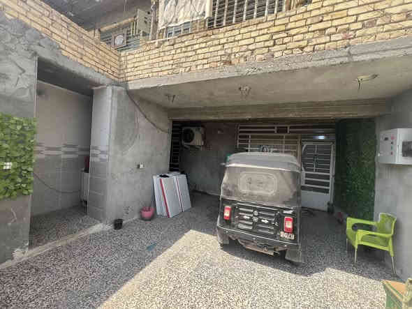 السلام عليكم 

بيت   طابقين      للبيع   في الحسينيه   مسقط   شارع الشركه                على شارع 20 

المساحه  200 م  طابق ارضي يحتوي على 2  غرف نوم  + صاله كبيره  + ستقبال كبيره  + حمامات عدد ٢ خارجي داخلي صحياتي + عدد 2 

الطابق الثاني يحتوي يحتوي على 3 غرف نوم + صاله كبيره + صحيات كامله 

اللا ستفسار الاتصال على الرقم  *********** 

مكلف بل نشر
