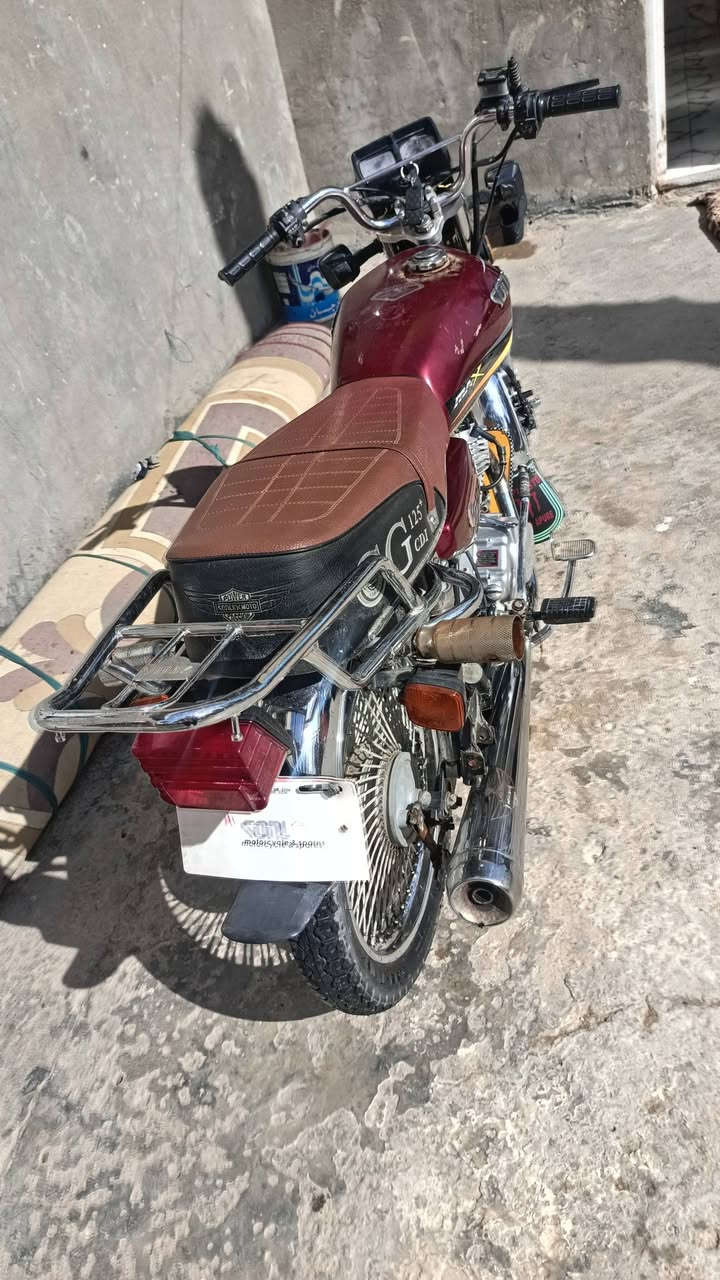 السلام عليكم دراجه تايكر للبيع موديل 2023 مكفول كفاله عامه مكينه برغي واحد مامفتوح  اناره كلها شغاله اوراق سكنر المكان كربلاء طويريج قرب قطعت بنات الحسن ع السعر خاص ***********///***********
