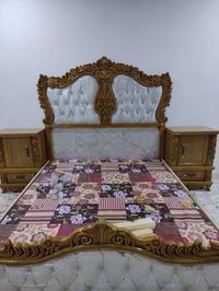 معرض دبي للأثاث • أسرة • الموصل الجانب الايمن