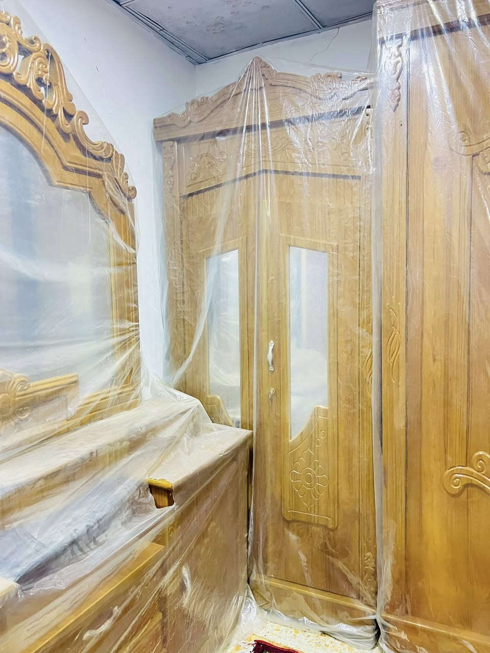 السلام عليكم غرفه نوم اخشاب جديده ما مستعمله عراقي تزكام للبيع السعر 1250 الاتصال على*********** البصره حيانيه
