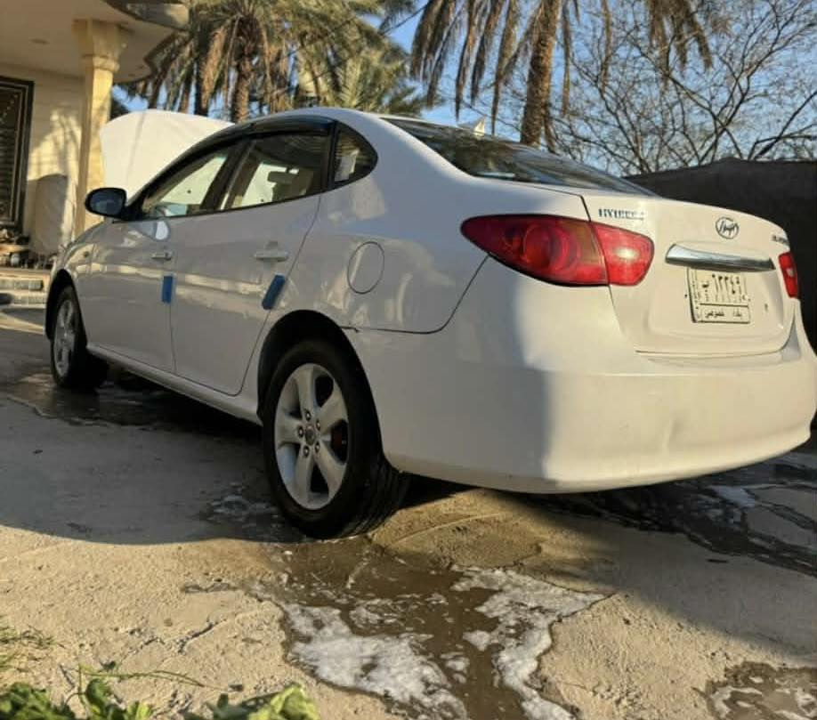 السلام  عليكم
النترا 2011 فول مواصفات
 خليجي محرك2000
رقم بغداد  
كير ومكينه وصدر مكفولات 
بيه صبغ 3 قطع جاملغات اماميه وبنيد 
سعر98وبيه مجال
مكاني بابل جبله 
رقم ***********
ماموجود بل خاص فقط اتصال
