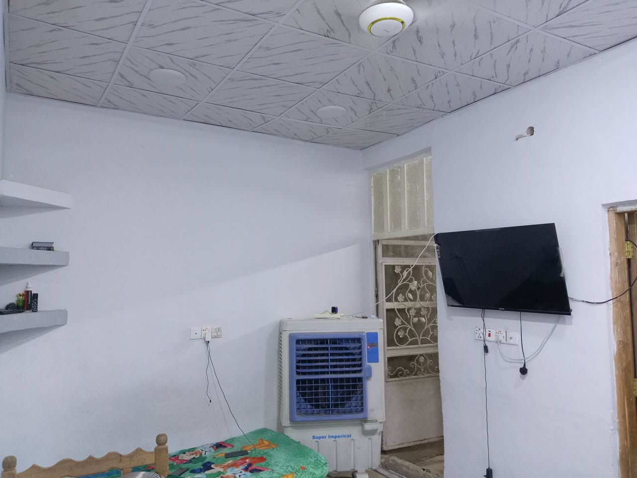 بسم الله الرحمن الرحيم 
--------------------------------------------
موقع المشتمل درب الإمام بعد النافوره
الفرع المجاور المعارض مقابل معرض محمد عباس 
المشتمل مساحته 100
يتكون من :

- غرفة
- مطبخ 
- صالة
استقبال
- صحيات داخليه وخارجيه
وطرمه
—-الطابق الثاني 
يتكون من غرفة وصحيات سويت وصاله

📄 نوع العقار : سند زراعي وماشين معاملة
للاستفسار الاتصال على الرقم *********** 
 السعر 42
