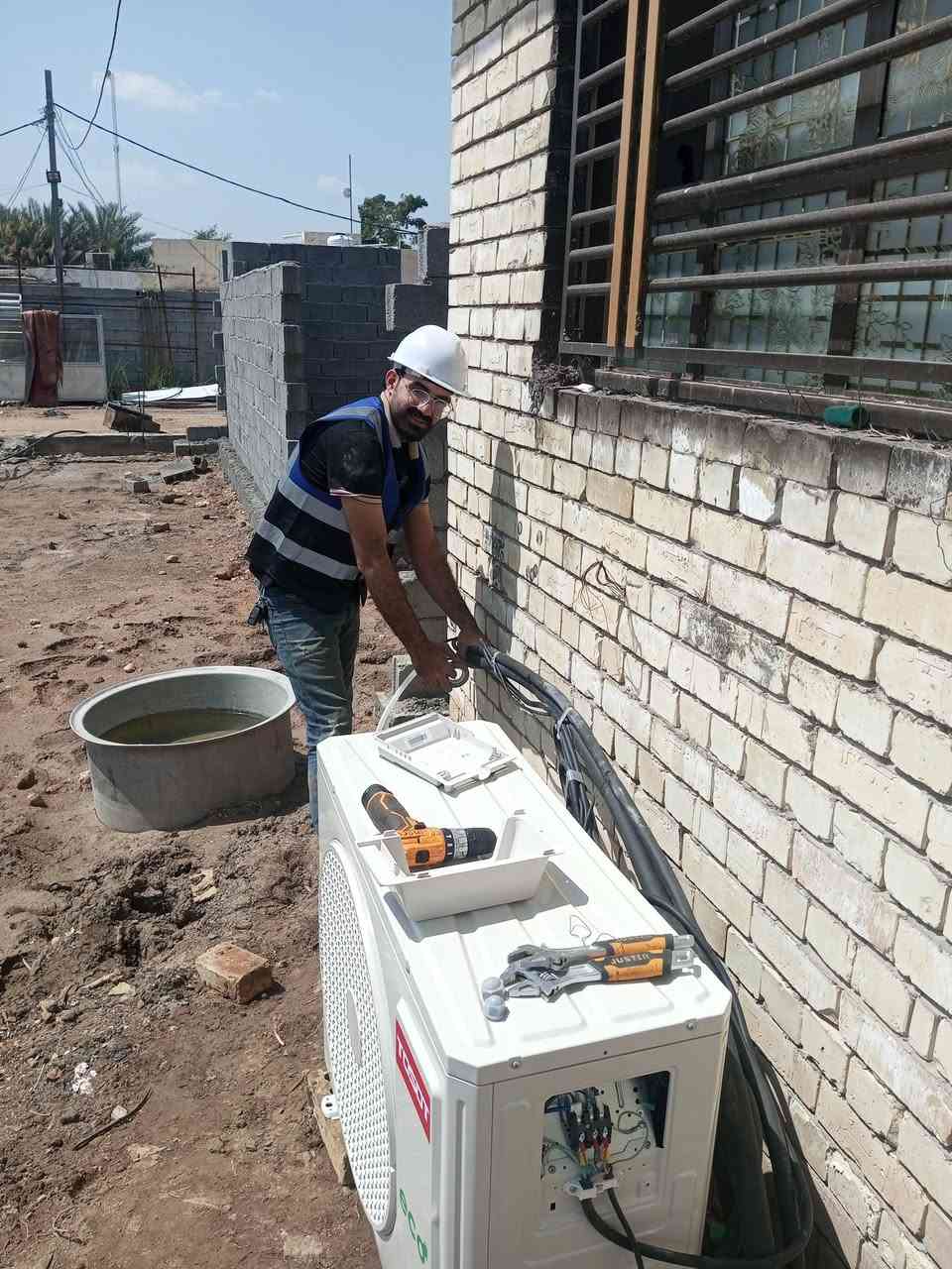 🔥❄️ عرض مميز ❄️🔥  

🔧 تعاني من ضعف التبريد أو عطل بالسبالت؟  
لا تتعب نفسك... الحل عندنا 💪  

🚐 ورشة متنقلة تصلك أينما كنت!  

✅ تنصيب سبالت باحترافية عالية  
✅ صيانة جميع الأعطال بسرعة ودقة  
✅ شحن غاز حسب الكمية وبأجهزة حديثة  
✅ تنظيف وغسل شامل للسبالت والكنتوري 💦  
✅ فتح ونقل السبالت بأمان تام 🔒  

⭐ شغل مضمون + أسعار مناسبة ⭐  

📞 احجز الآن واستفاد من الاستشارة المجانية!  
📱 *********** (المهندس عباس الموسوي)  
📱 ***********  

⚡ لا تخلي الحر يتعبك…
