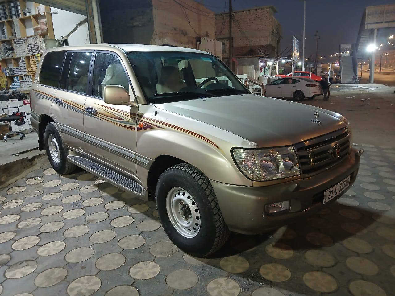 (  ***********)
السعر ( 188) وبيها مجال 
للبيع تويوتا لاندكروز مونيكا 
موديل 2003 
رقم سليمانيه انكليزي باسمي سنويه 2030 
محرك سته سلندر كير اوتوماتيك 
بيها قطعه وحده رش اثر شخط بدون ضربه وبدون معجون 
الباقي كفاله عامه من الضربه والصبغ والفتح والتبديل 
سياره جديده وجاهزه نعمه من الله 
شرط ترايك للسعوديه 
كير مكينه حداديه تخم تاير باتري تبريد تدفئه كله جديد وعلشرط 
السياره اني معمرها على أيدي وبشهر ال 11 طلعت بيها للعمره 
مواصفات السياره 

محرك سته سلندر 4500 
كير اوتوماتيك 
فور ويل 
لوكير شغال 
فتحه 
تبريد ثلاث قطع 
ثلاجه 
دبل تانكي 
دبل فيتبم 
شاشه 
كامره 
سبعه راكب 
جام اوتو 
زراك لايت 
مكان السياره النجف الاشرف شارع المدينه  للاستفسار اتصل وبخدمتك 

(***********) 
السعر ( 188) وبيها مجال
