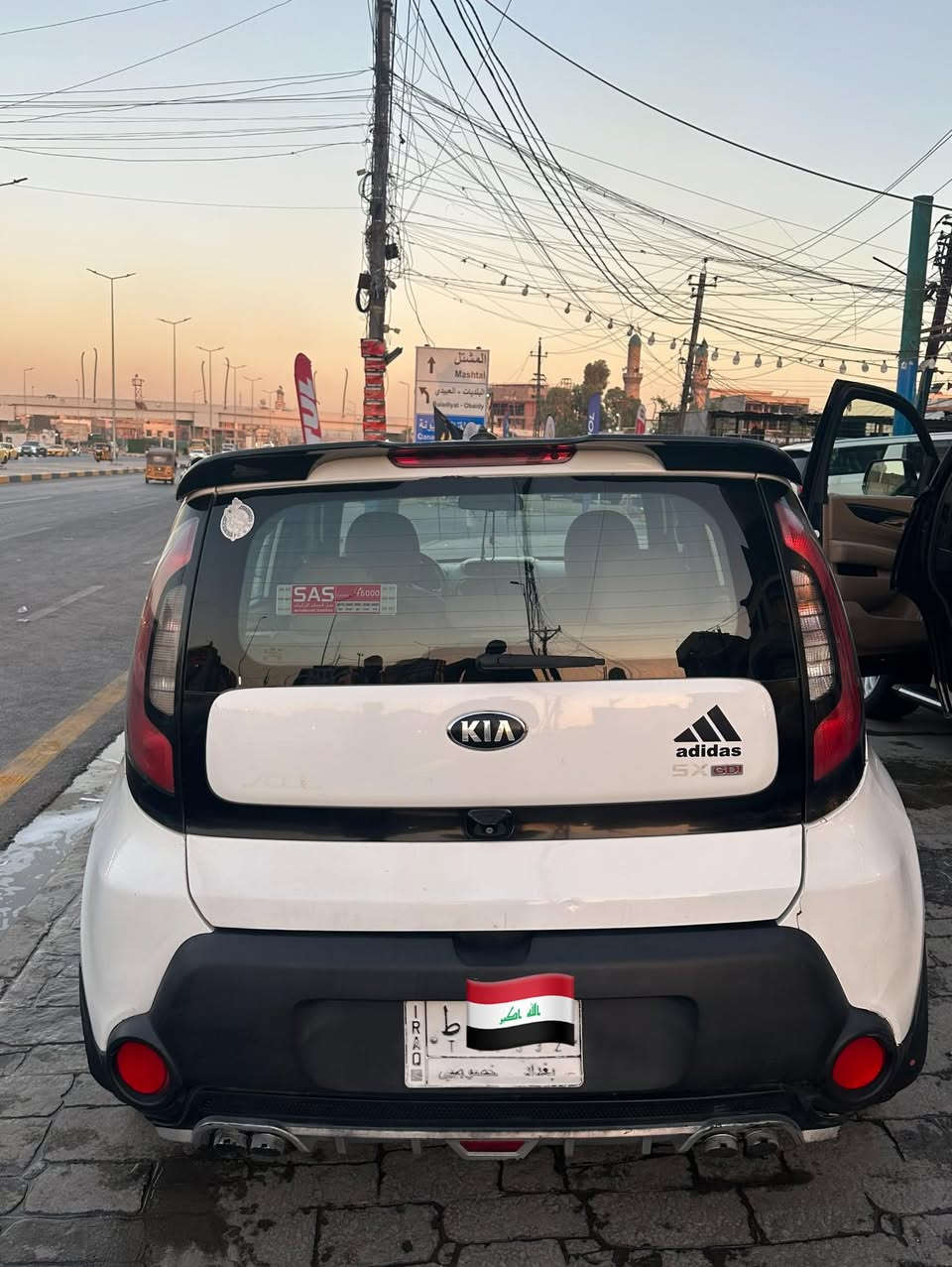 للبيع: كيا سول (Kia Soul) موديل 2015 - السيارة نظيفة
السيارة وارد أمريكي، بحالة ممتازة ومواصفات .
• المحرك: 1600 GDI (اقتصادي وقوي).
• الحالة الفنية: السيارة حادثها "جاملغ خلفي".
• السنوية باسمي الشخصي، والتحويل في اليوم التالي مباشرة .
للاستفسار والتواصل:
يرجى الاتصال على الرقم: ***********
