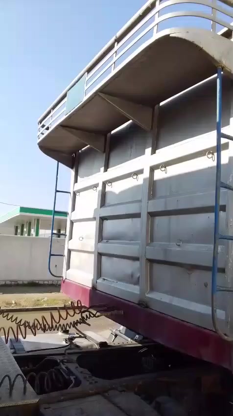 عربانه للبيع شاصي ١٦ محلي الطور 12 ونص الرقم ***********
