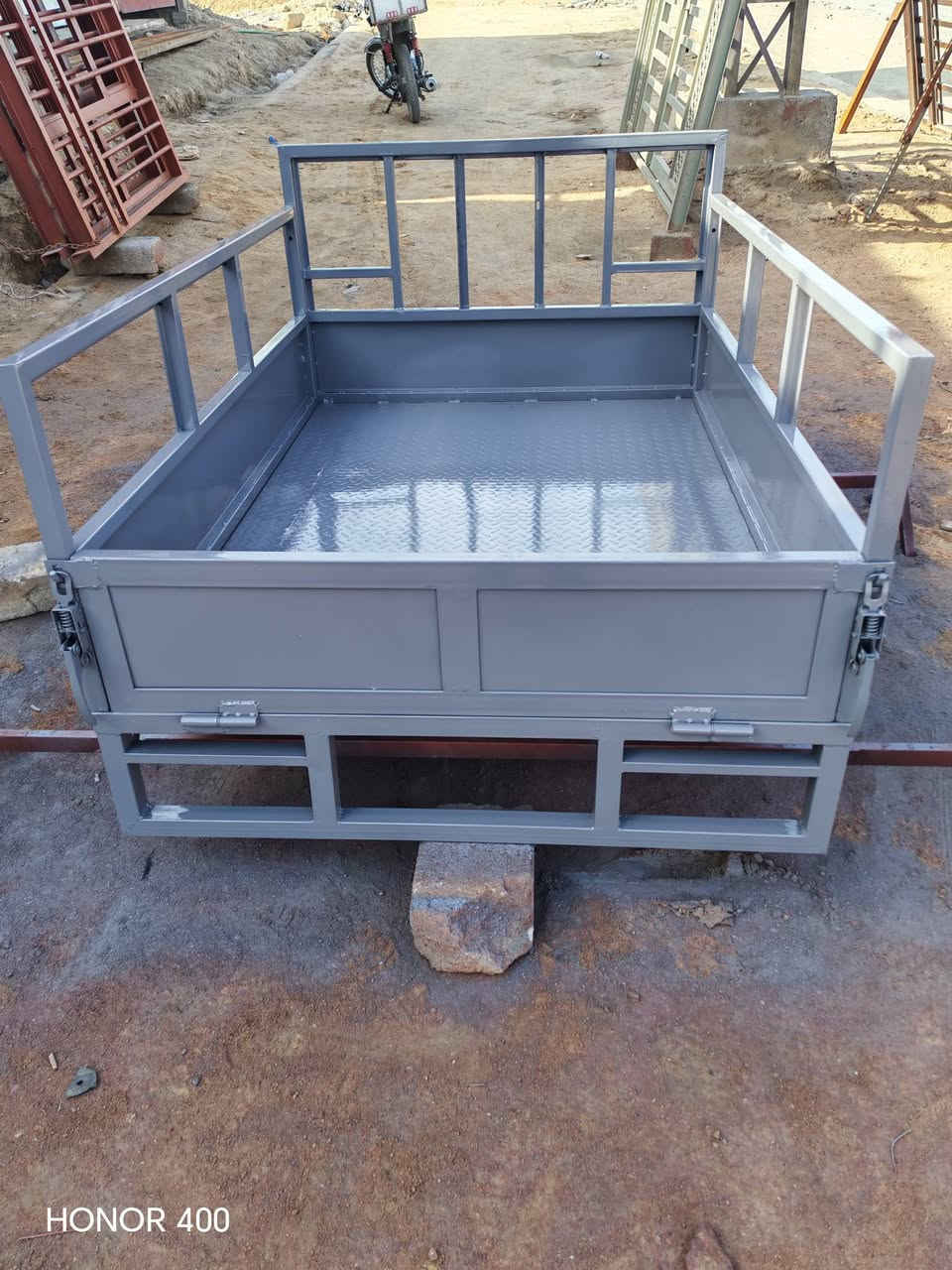 عمل بدي ستوته جميع الانواع اخو البلادي مثل ما موضح بالصور بالاضافة الى اللون المطلوب بسعر مناسب المكان الهوير قرب بانزين خانه حجي جبار الأهلية 
***********
