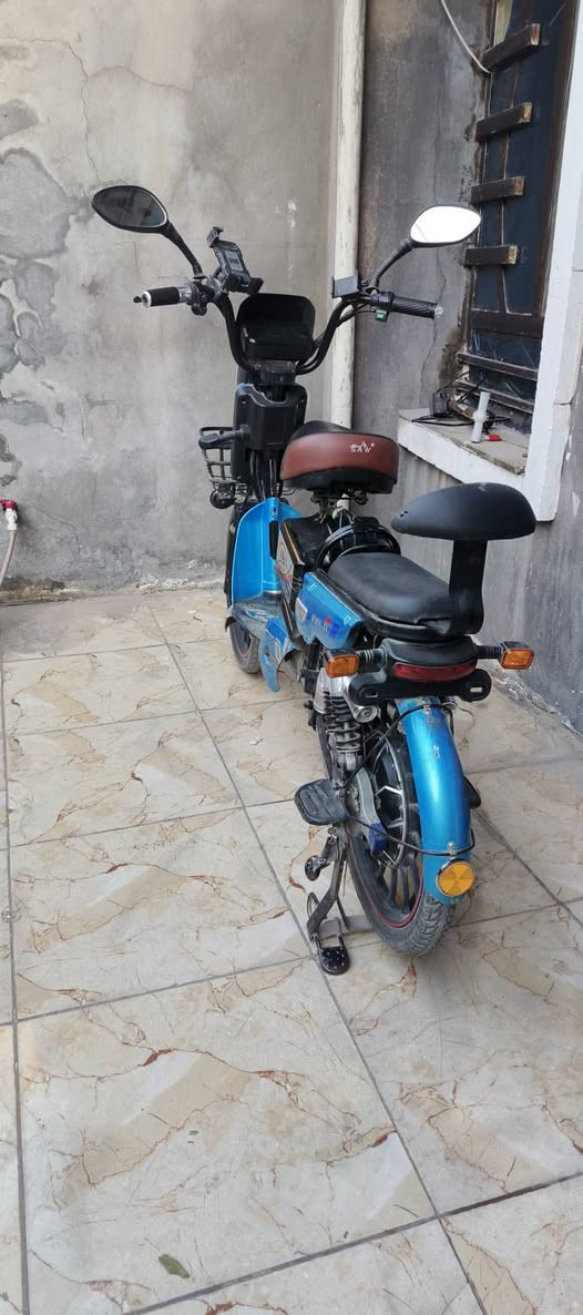 دراجه شحن اربع بطارية اربع كير كهربايات كله شغاله لسعر 250وبيه مجال لعنوان لدوره مهديه لثانيه ***********
