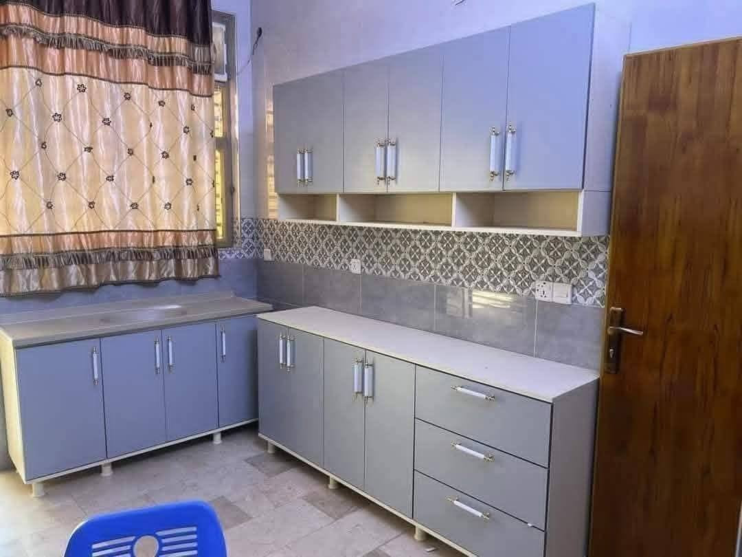 المفرد باسعار الجملة  
#السعر__275 الف
#كاونتر MDF خشب مترين ارضي وملحق مع سنك متر و20 مرمر . السعر 275 الف

تتوفر خدمة توصيل للمحافظات 
مركز بغداد التوصيل مجاني

للحجز ارسال الصورة الموديل 

كاونترات المنيوم جديد اجمل اللوان والموديلات 

#يحق رفض الطلب اذا كان مخالف للصور

#يحق لك رفض الطلب اذا بي كسر او ضرر  

#للمزيد من الاستفسار والحجز مراسلة الصفحة


**إذا كنت صاحب هذا الإعلان وتريد حذفه لأي سبب، رجاءا أرسل رسالة إلى الدعم الفني**