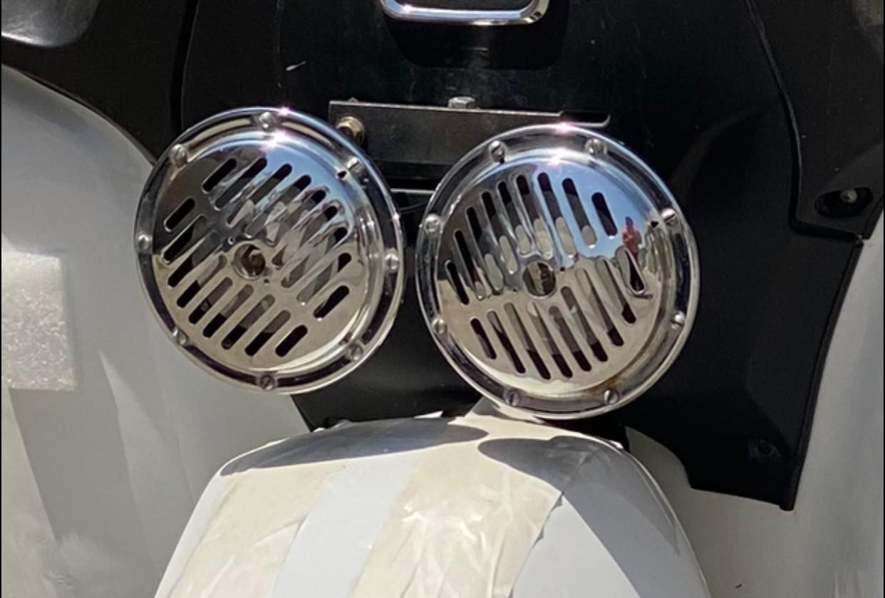 للبيع هورنات بوش مؤسسة الباب اول مال عباس ابن فاضل وجبة2022 جدد ممدكوك بيهن ولامبدل بيهن شي واسهم اصلية للتواصل *********** غير متواجد على الفيس  مكاني بغداد
