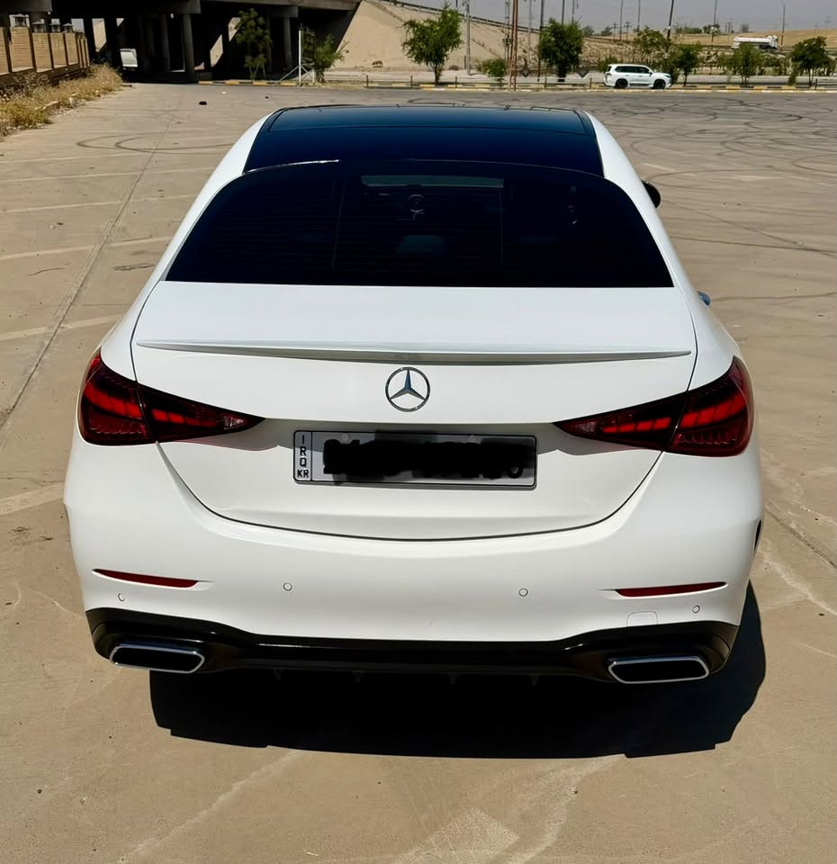 ✨
C300 /2024 
المواصفات:

* محرك 2.0 Turbo 4 سلندر
* قوة تقريباً 255 حصان
* عزم 400 نيوتن متر
* نظام EQ Boost 48V Mild Hybrid
* قير أوتوماتيك 9 سرعات 9G-TRONIC
* نظام قيادة رياضي Comfort / Sport
* شاشة وسطية كبيرة MBUX
* عدادات رقمية بالكامل
* تشغيل بصمة/زر
* دخول ذكي Keyless (حسب التجهيز)
* كاميرا خلفية
* حساسات أمامية وخلفية
* مثبت سرعة
* مساعدات أمان Mercedes (حسب الفئة)
* مقاعد كهربائية
* داخلية فخمة (حسب اللون والتجهيز)
* جنوط ألمنيوم أصلية
* إضاءة LED
* سياره مبرمج عربي ونزلت بيهه خريطه شرق اوسط 1700$ 
* داتاشو بيلادي من اعلا فئه مارسيدس 
ماشيه 48الف  كيلومتر حقيقي سياره بس مبدل صندوق بلادي شركه
سياره داتاشو من اعلاه فئه مارسيدس
❌ موافقه جام تضليل سياره جاهز من كل نواحي واتحدا  اكو بهيج سعر وسياره ايد واحد 
كبل متخابرني اسئل سوك هيج مواصفات وحادث خفيف بهيج سعر 385$ وبي مجال شراي يراسلني بل واتس *********** 
رقم شمالي تحويل وكاله ثاني يوم
