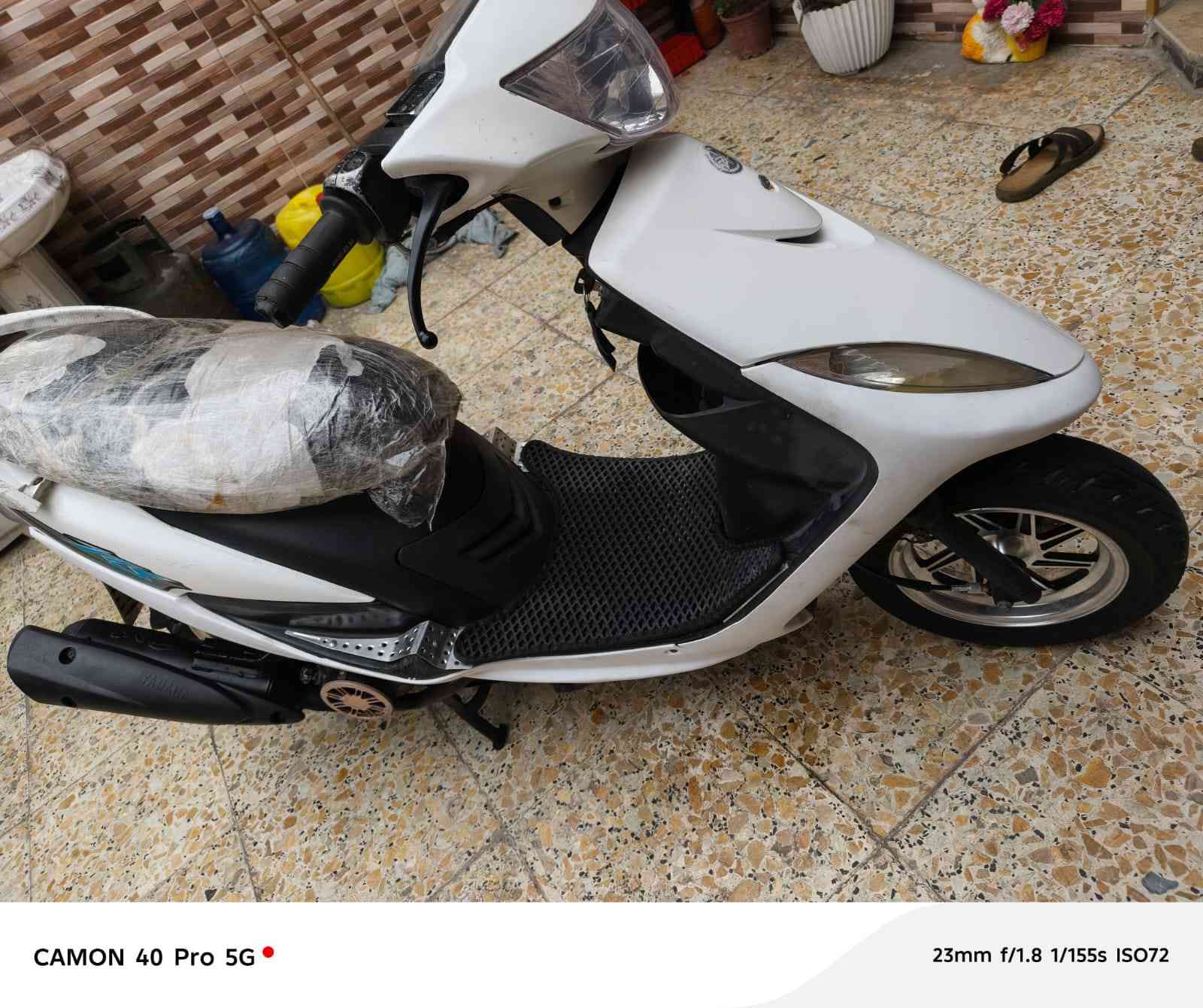 دراجة ماكس عدلة
كاملة ومكفولة من كلشي 
بغداد الحبيبية ***********
رايدهة ٦٠٠وبيهة مجال
