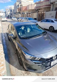 للبيع فيرسا ٢٠٢٣   السيارة حلوة وجاهزه كير مكينه شرط ايرباك طاك  ضررها...