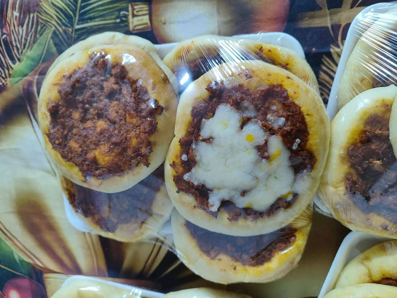 تجهيز معجنات وحلويات وجميع الاصناف من الاكل🥘 البيتي التجهيز حسب الطلب حار بحار للحجز ***********/واتساب او ماسنجر 🌺
