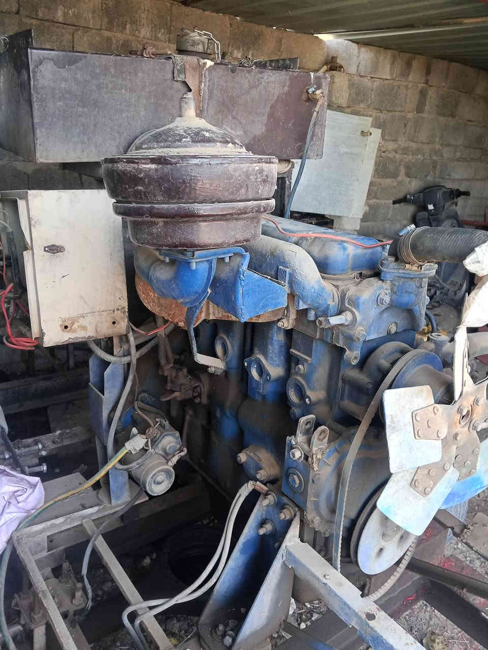 متاح محرك فوركسن للبيع انطي بي شرط من كلشي بيه ستندر ***********
