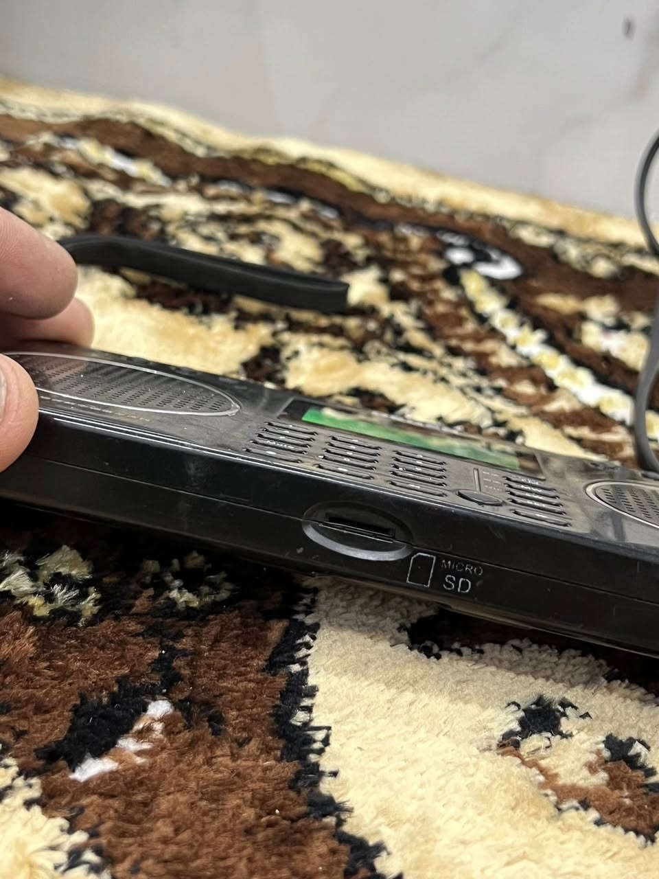 للبيع سعر ٦٠ الف. قفل. صوت راقي جهاز صيني اصلي وليس تجاري ***********
