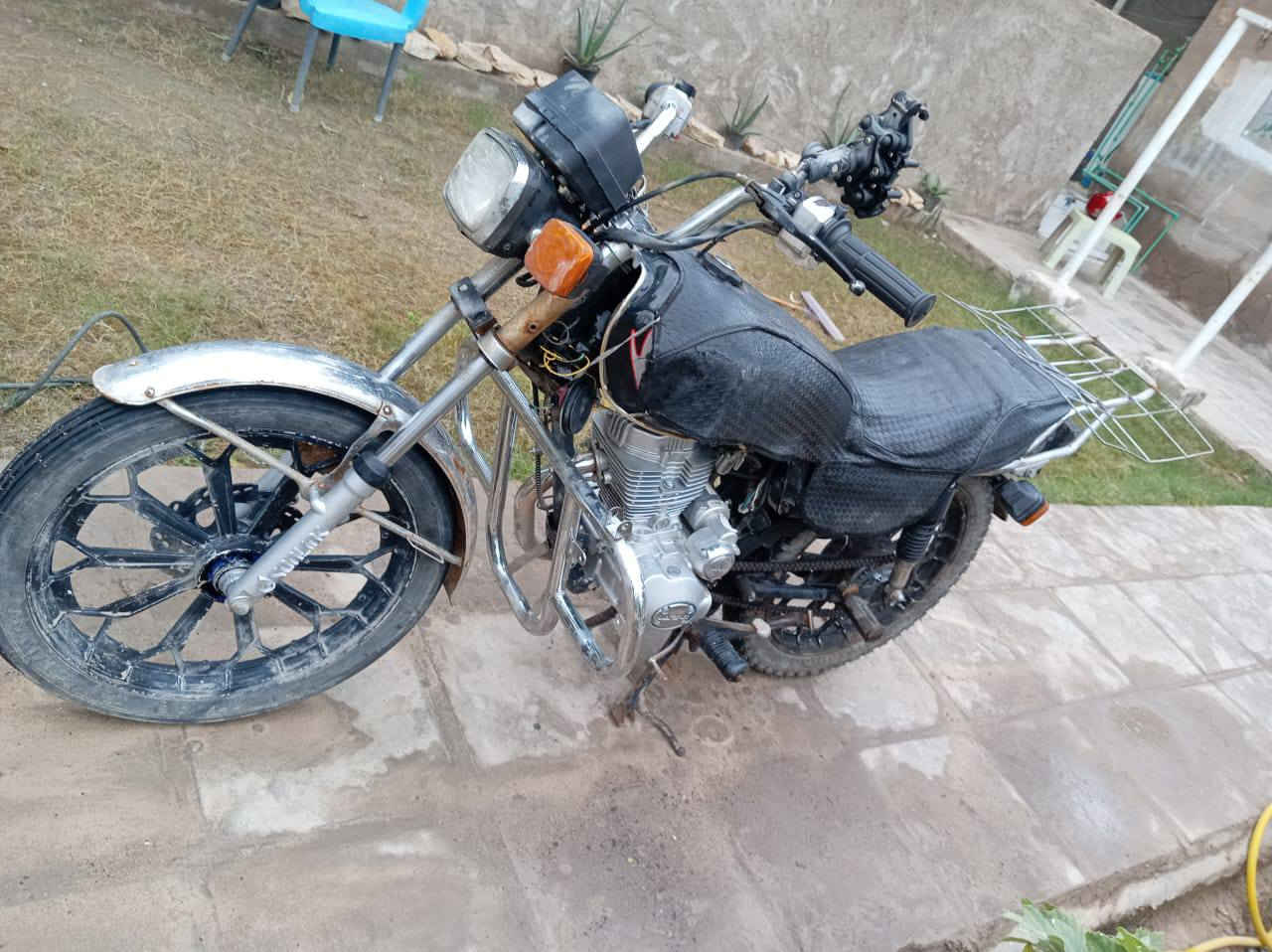 السلام عليكم دراجة بارت 5 گير موديل 13 غراض 25 سنوية ورقم نجف انگليزي شرط مداور ثاني يوم غراضها كلها موديل 25 مكينة بالجيس وكل غراضها
السعر مليون و250 وبيها مجال مكاني نجف رقم الهاتف ***********
