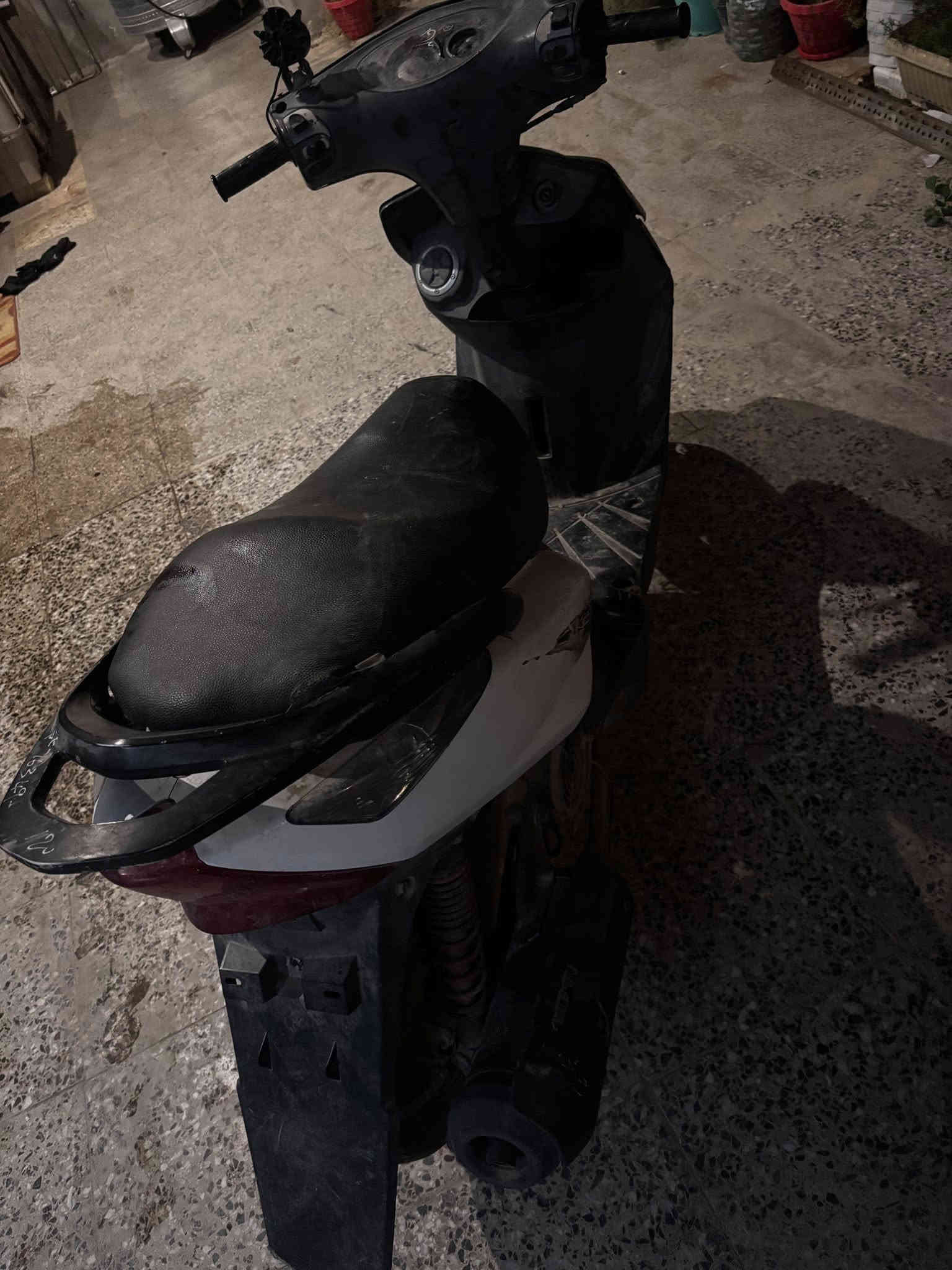 السلام عليكم ثعلب للبيع طافيه ماعرف شبيها  عارضها ب 350 مكاني الشعله ***********
