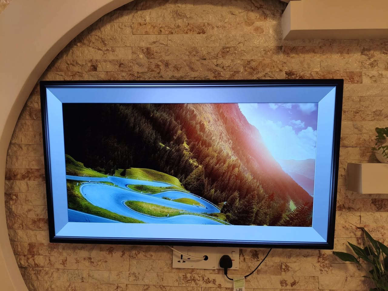 Refresh Rate: 120Hz (Native)
Wide Color Gamut: OLED Color
Processor: α9 Gen4 AI Processor 4K
HDR: Dolby Vision IQ / HDR10 / HLG
Gaming: G-Sync (Nvidia), FreeSync (AMD)
للبیع مستخدم مابیها طبع و كرتون و غراضه موجود
700 الف


**إذا كنت صاحب هذا الإعلان وتريد حذفه لأي سبب، رجاءا أرسل رسالة إلى الدعم الفني**