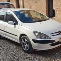 بيجو ٣٠٧ موديل ٢٠٠٤ للبيع السعر ٥٥ ورقه وبيه مجال  السياره كامله بس بي...