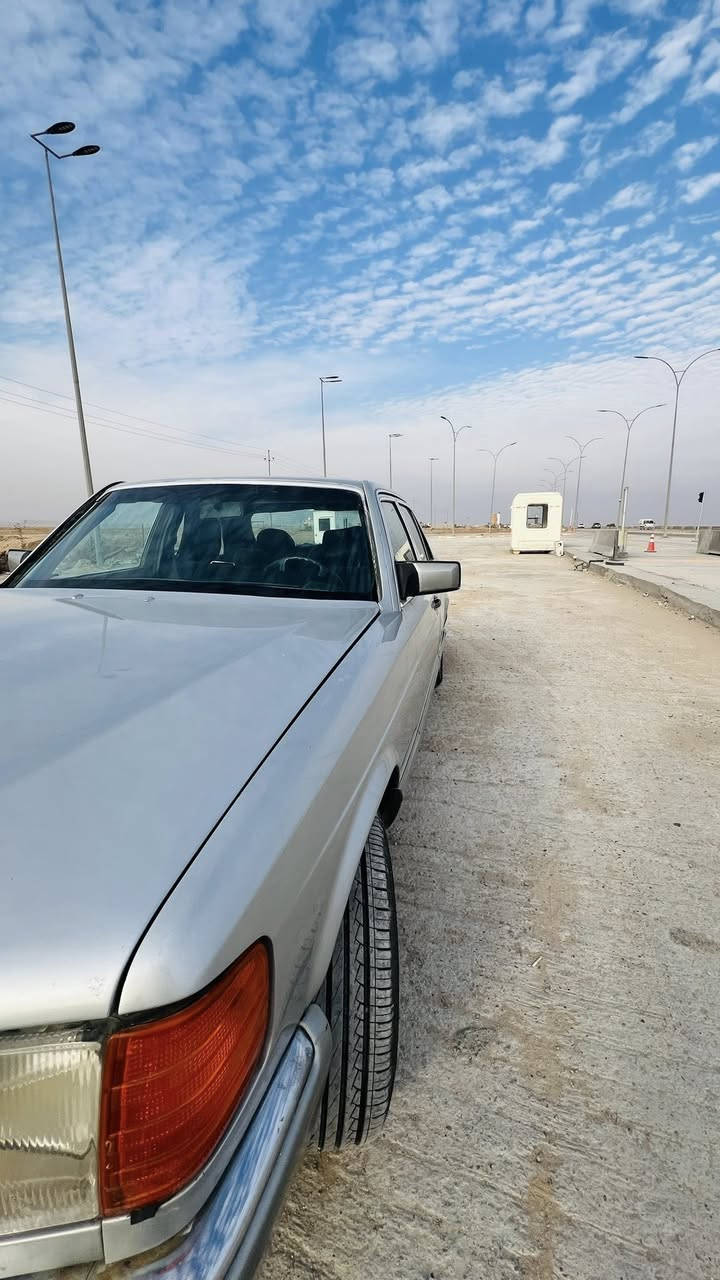 مارسدس رئاسي باب قصير
رقم بغداد بأسمي 
محرك وكير vvti 
تبريد شغال وجيد جداً 
السعر ٥٥ 
***********
