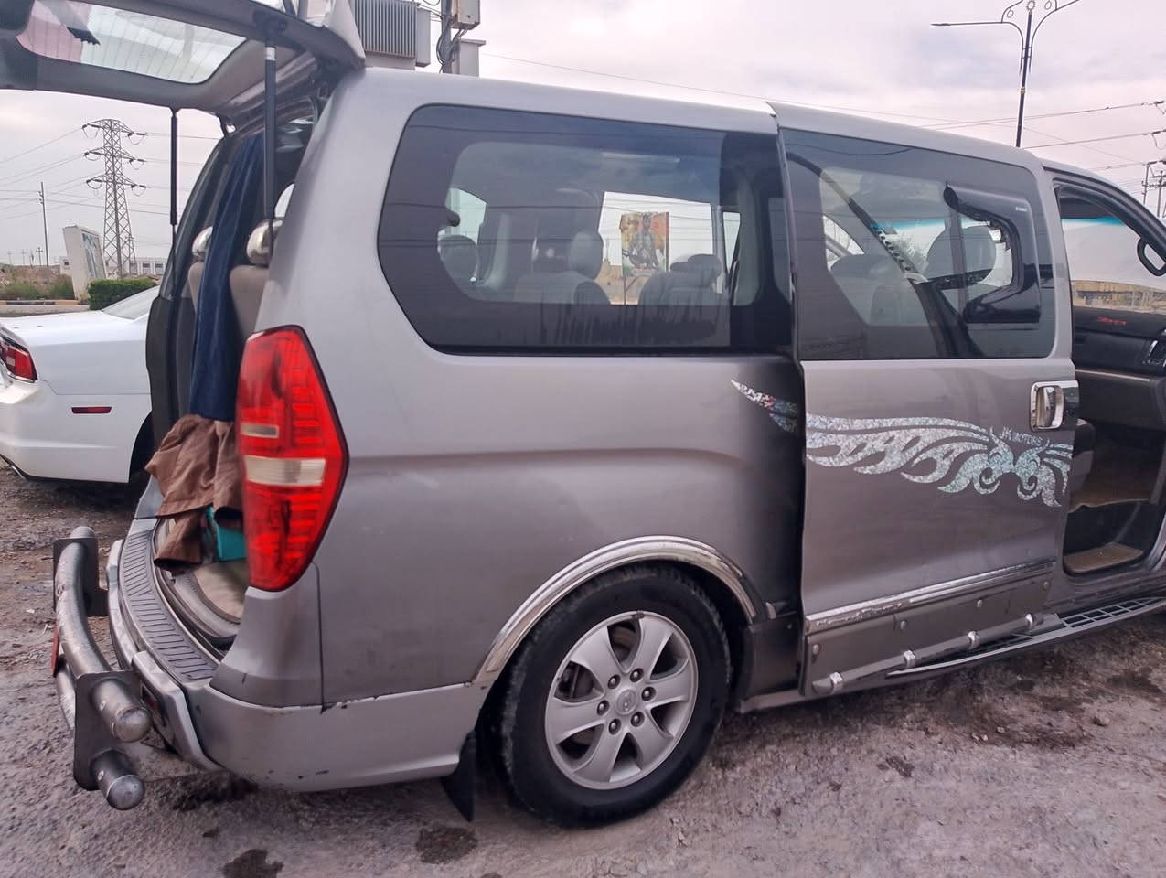 السلام عليكم
2012 أصل

مكينه سبعة (7)

ستاركس 2012كما موضح بلصوره

مكفول عدا الجاملغ الخلفي جهة العبري بارد كما موضح
 بصوره 
ويل 17

باسمي مشروع وطني رقم انكليزي )ميسان)

المكان /ميسان/قضاء المجر الكبير /

السعر 172

هاتف/***********

***********
