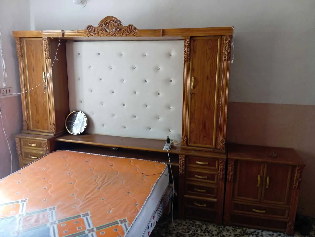 غرفة تزكام نظيفة جداً 
السعر 650 ألف وبيها مجال للشراي 
حله السياحي


**إذا كنت صاحب هذا الإعلان وتريد حذفه لأي سبب، رجاءا أرسل رسالة إلى الدعم الفني**