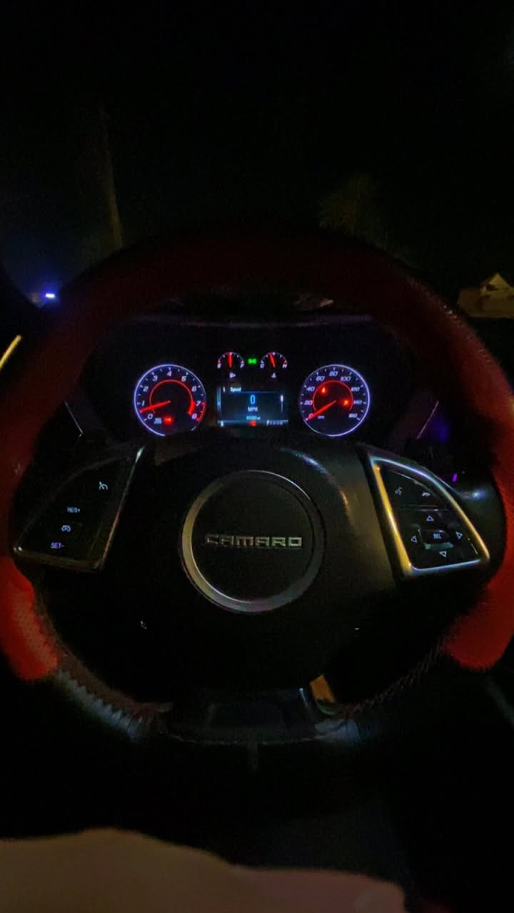 السلام عليكم 
للبيع كمارو 2016 
مكينة 6 سلندر 
مواصفات 
1-كراسي كهرباء 
2- شاشة اعطال
3- اشارة ترحيب 
4- مري كهربا 
4- جامات اوتو 
5- تشغيل عن بعد 
6- نزول الجام عن بعد 
7- شفتات رياضي 
8- انظمة قيادة (sport - tour - snow ice ) 
9- سايد بريك كهرباء 
وباقي المواصفات الكمارو المعروفة 
السيارة عليها صدر امامي خلفي جديد 
عليها تخم تاير جديد وباتري جديد ودسكات جديدة وتصفير فلنجات وعبوة فيتبام جديدة بانزين كله محسن 
السيارة مكفولة من مكينة و اكسل  و كهربائات وكير ولغد وشاصي  
سعر :120 وبيها مجال 
عنوان : بغداد : الدورة : ابو دشير 
رقمي : ***********
