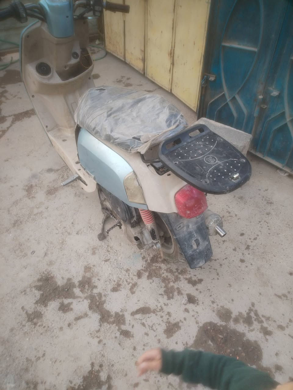 السلام عليكم دراجه سعرها 250 بها مجال قليل مكان بغداد الشعب جمعيات ***********
