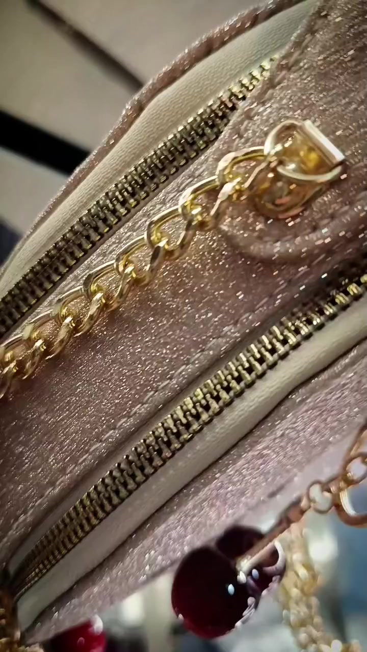 موديل الميو الكرزة 👜😻🔥
رقم الموديل : 202
والسعر بس... 🤩: على الخاص أو التعليق بكلمة "السعر"
السعر للجملة: على الخاص
#حقائب_فايا : شحن للمحافظات للمفرق والجملة ✈️
ولاتنسوا الايك والمشاركة والتاغ لرفقاتكم لنوصل لعدد أكبر 🎁🎉😍
*العنوان:
حلب شارع سيف الدولة الرئيسي مقابل مفرق زينو
*للأتصال:
مفرق: 0984878592
جملة: 0940914241
#bags  #شناتي


**إذا كنت صاحب هذا الإعلان وتريد حذفه لأي سبب، رجاءا أرسل رسالة إلى الدعم الفني**