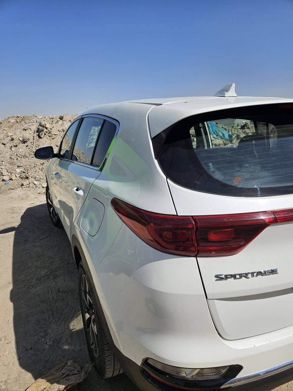 السلام عليكم سبورتج امريكي موديل ٢٢تبديل جاملغ وبنيد بلادي وربع باب السائق صبغ السونار بالمنشور وصور الحادث  سياره نضيفه كير محرك خير من الله بيه طخه بارد بلباب الخلفي السياره جاهزه تخم تاير باتري جديد ماشيه ٧٠الف العنوان البلديات حي التراث  *********** السعر ١٧٣ وبيها مجال الشراي يتصل
