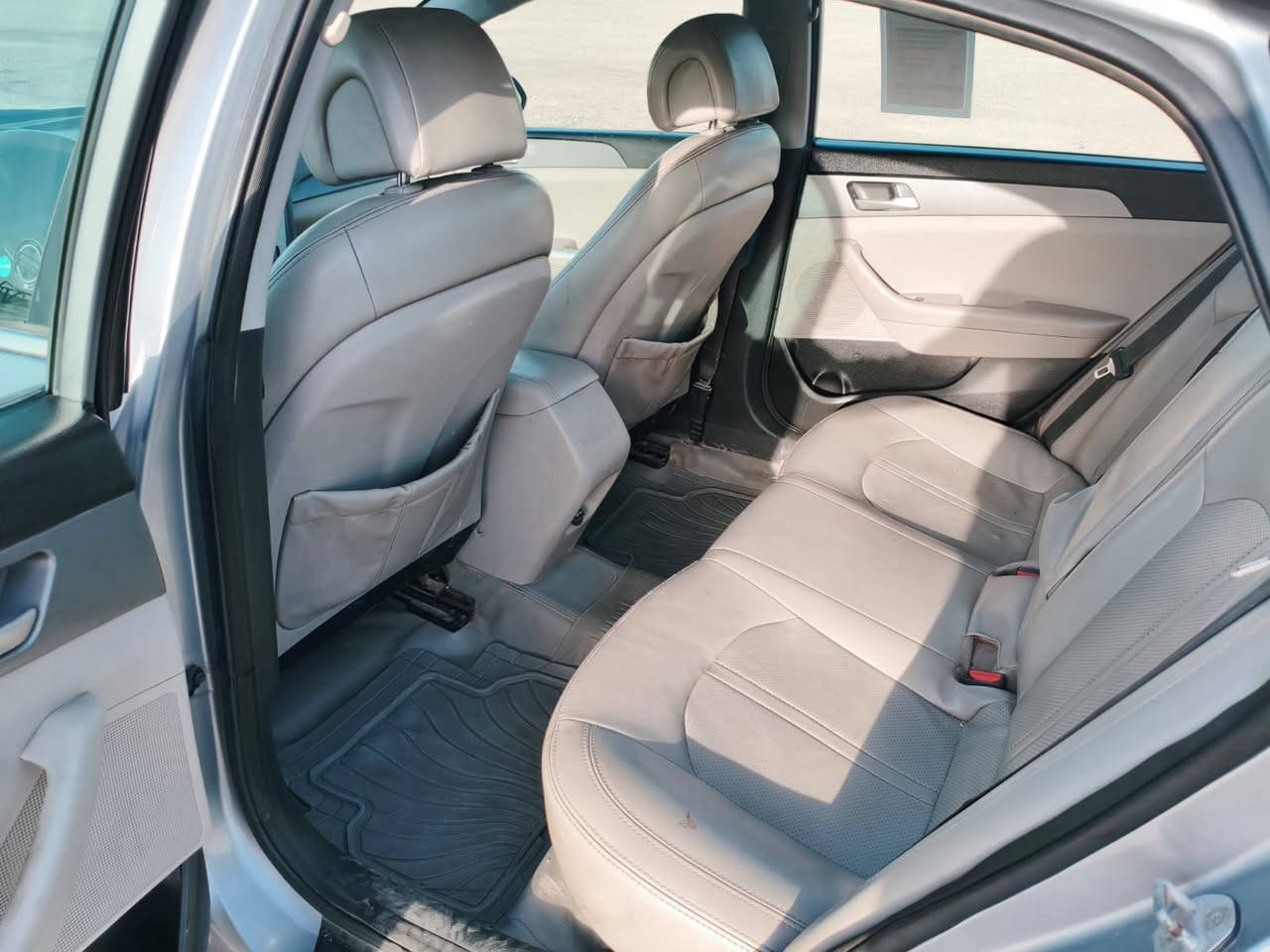 سوناتا مديل 15 وراد كندي داخله كفاله عامه هنا صار بيهه طخة بصيطة وبدلت بنيد بدون ضربة داخليه سياره جديده وجاهزة من كلشي مابيهه اي نقص محرك وكير وحداده وتبريد شرط الفحص سنويه جديد سعر 110 هاتف *********** عنوان بصرة رقم بصرة حرة مشروع وطني
