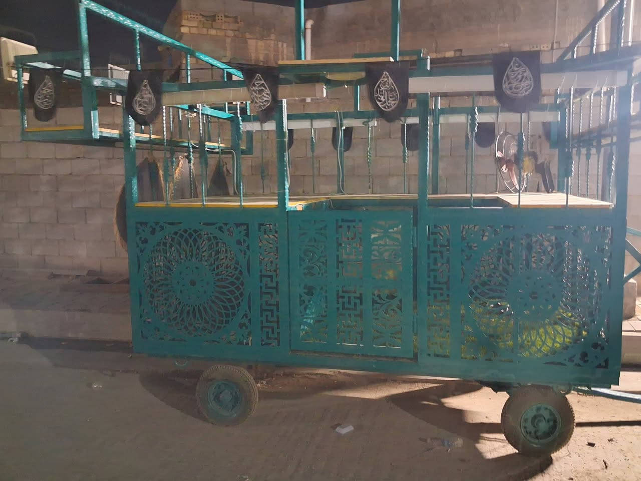 عربانه موكب للبيع
المكان الصويره. منطقه التنميه 
الاستفسار على الرقم ***********
