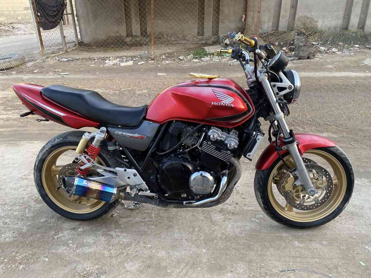 سلام عليكم بطحcb400 دراجه محرك كير كفاله عامه وجيب فيتر وتعال دراجه 1/2/3بطناش إذا مو معدل180 ترجع نعومه ونكره أوراق سكنر كامله مكمله للبيع ابسعرً 14ورقه بيه مجال لتواصل ول ستفسارً ***********
