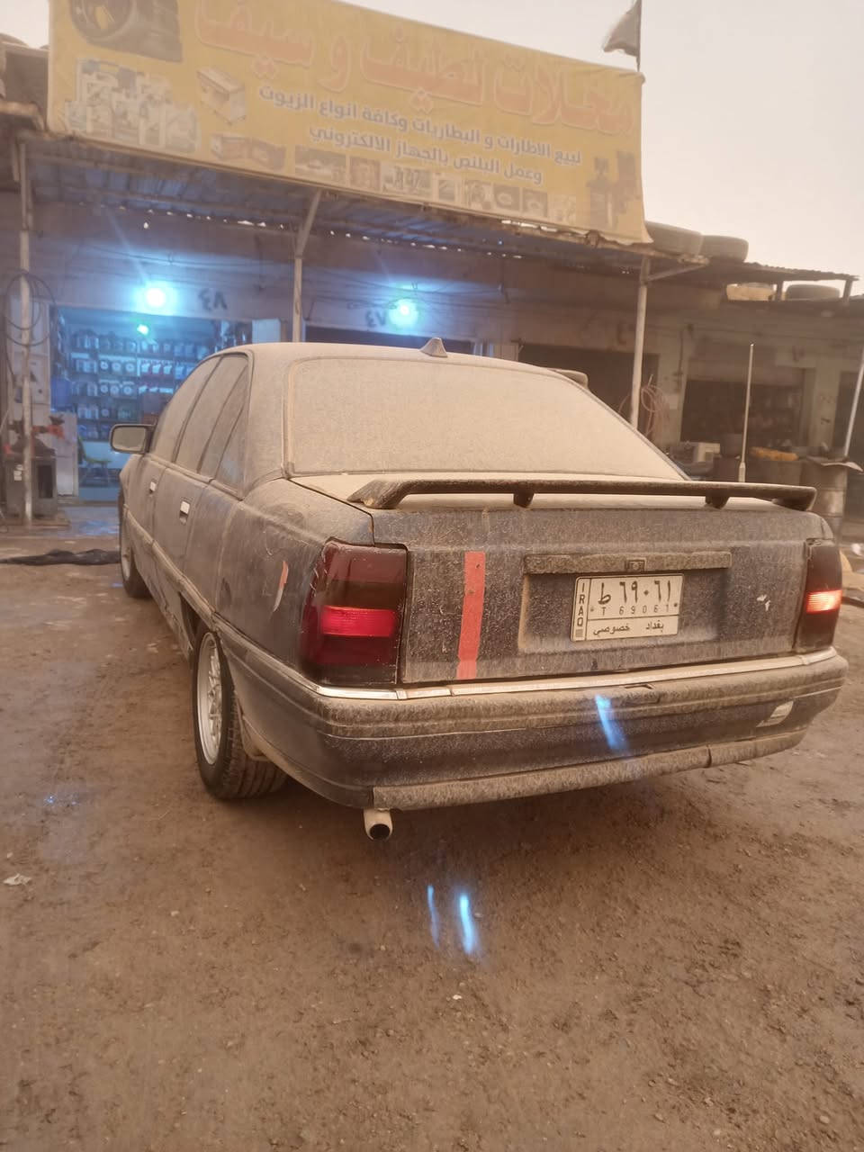 السلام عليكم للبيع اوبل اوميكا موديل 91 رقم بغداد تحويل ثاني يوم سنوية 2029 صدر جديد تخم تاير كهربائيات كلهة شغاله غرفتهة نضيفه حيل كشرهة حلو اخياس مابيهة مكينه وكير مكفولات اوتو فتحه سقف السعر 37 وبهية مجال للشراي الاستفسار علا الرقم ***********
