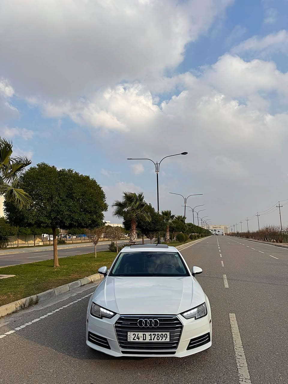 {Audi A4 Premium 2017}
~~~~~~~~~~~~~~~~148$~~~~~~~~~~~~~~~~~
(وارد امريكى حادث بس جاملغ خلفى سايق بجم كبس)

موديل : 2017
مكينة: 2.0 توربو 4سلندر بنزين
ماشية : ١٢٩ الف مايل حقيقى
سعر : ١٤٨ $ ورقة 
رقم شاصى : WAUANAF43HN028263
               ———————————————
مواصفات فول فول Quattro 
گير و مكينة و صدر كل جديد مامفتوح
سيارة بئسمى رقم و سنوى جديد حتى ٢٠٣١ تحويل او وكالة نفس يوم
سيارة الحمدلله جاهزة بدون اى نقص
                ——————————————
مكان سيارة  : اربيل شارع ٦٠
رقم موبيل /***********
                                             ***********
سعر : ١٤٨٠٠$ دولار مجال قليل 
‏🇩🇪~~~~~~~~~~~~~~~~~~~~~~~~~~~~~~~~🇩🇪 أربيل, العراق
