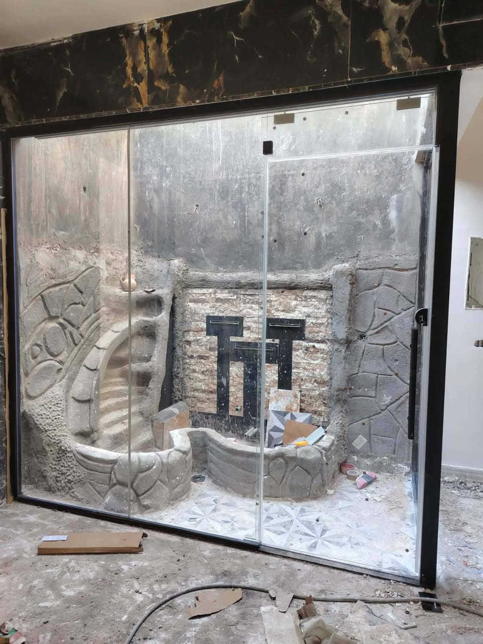 تنفيذ كافه اعمال الزجاج 10ملم والالمنيوم الحديث
والكيرتن والمقسى
للاستفسار الاتصال على
***********
***********
